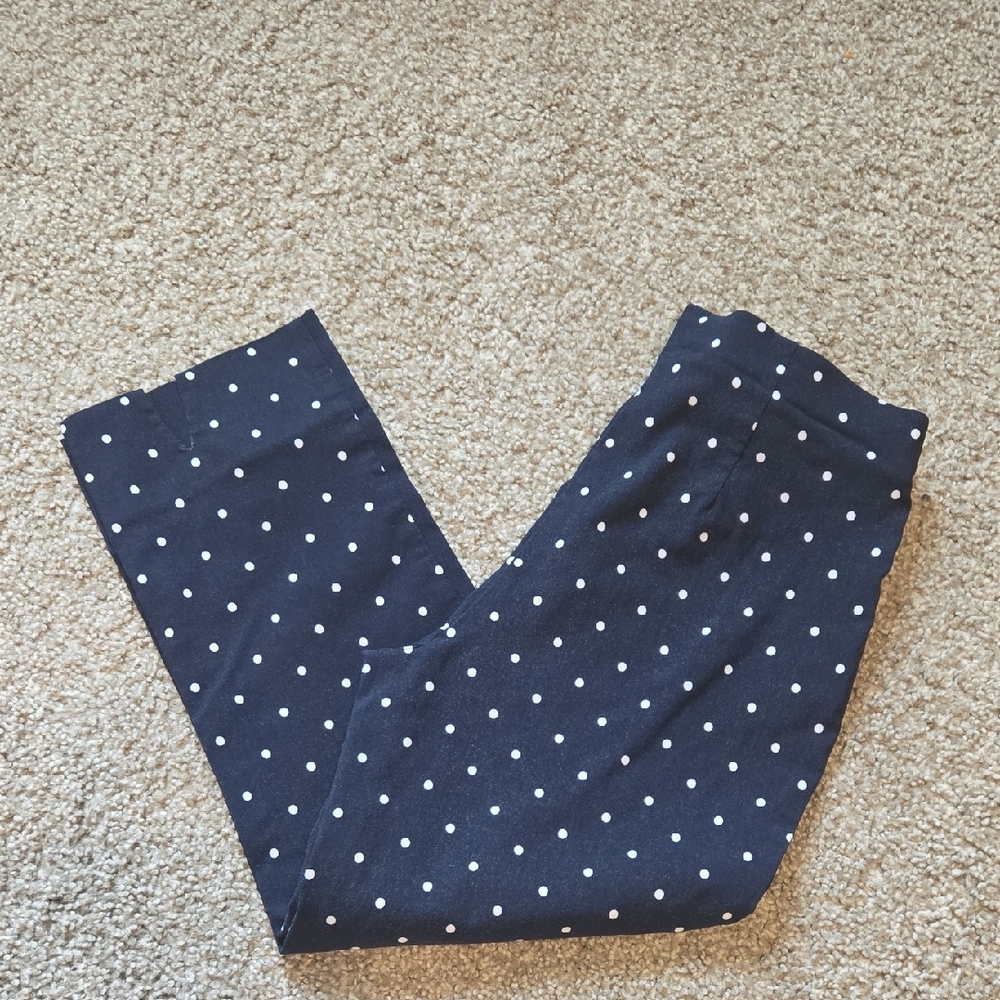 Charter Club Navy and White Polka Dot Tummy Control Capri Pants - Size 6